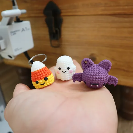 Вязанные брелки